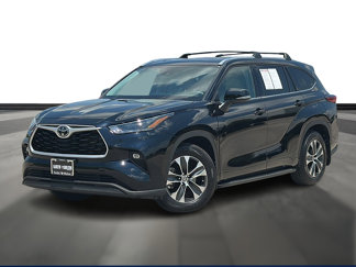 Used 2021 Toyota Highlander XLE image 1