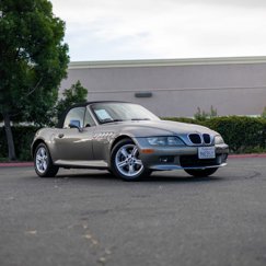 Used 2001 BMW Z3 2.5i image 1