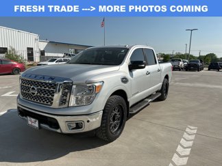 Used 2017 Nissan Titan SV image 1