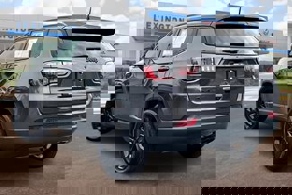 Used 2021 Jeep Compass Latitude video 2