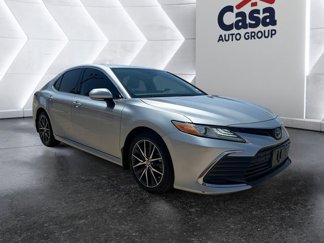 Used 2021 Toyota Camry XLE image 1