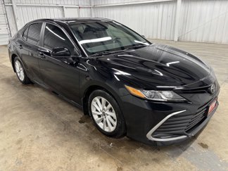 Used 2024 Toyota Camry LE image 1