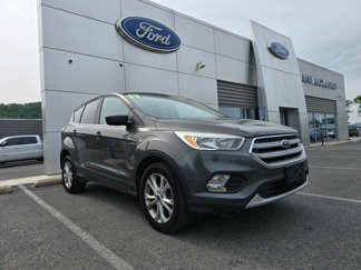 Used 2017 Ford Escape SE w/ SE Cold Weather Package image 1