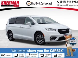 Certified 2022 Chrysler Pacifica Touring-L image 1