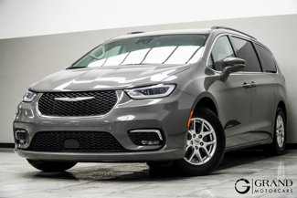 Used 2022 Chrysler Pacifica Touring-L image 1