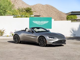 Used 2023 Aston Martin V8 Vantage Roadster image 1