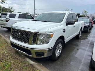 Used 2017 Nissan Titan SV image 1