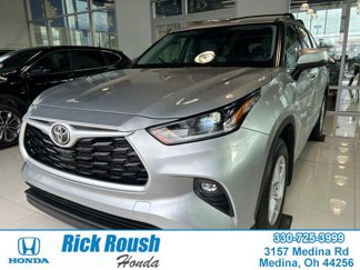 Used 2021 Toyota Highlander LE image 1