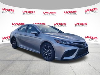Used 2023 Toyota Camry SE image 1