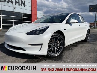 Used 2022 Tesla Model 3 Standard Range image 1