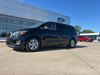 Used 2016 Kia Sedona LX image 1