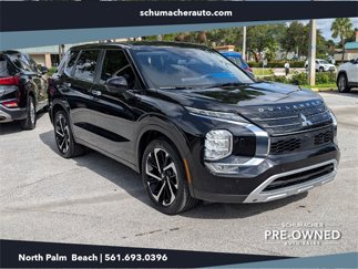 Used 2023 Mitsubishi Outlander SE image 1