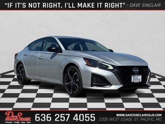 Used 2023 Nissan Altima 2.5 SR image 1