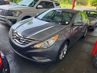 Used 2013 Hyundai Sonata SE image 1