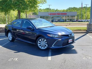 Used 2021 Toyota Camry LE image 1