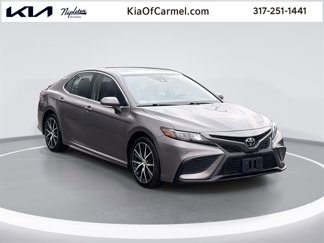 Used 2023 Toyota Camry SE image 1