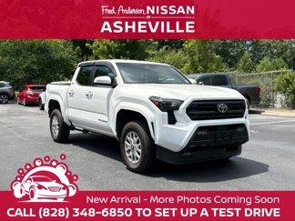 Used 2025 Toyota Tacoma SR5 image 1