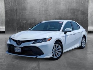 Used 2018 Toyota Camry LE image 1