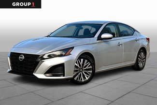 Used 2023 Nissan Altima 2.5 SV image 1