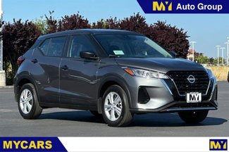 New 2025 Nissan Kicks Play S image 1