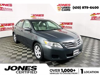 Used 2010 Toyota Camry LE image 1