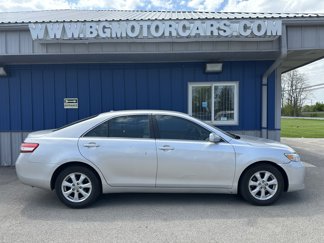 Used 2011 Toyota Camry LE image 1