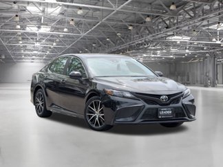Used 2021 Toyota Camry SE image 1