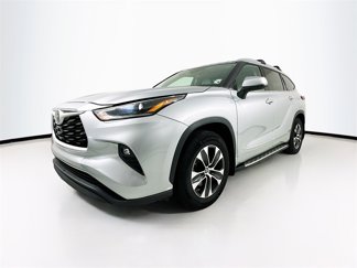 Used 2021 Toyota Highlander XLE image 1