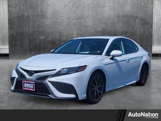 Used 2023 Toyota Camry SE image 1