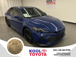 Certified 2025 Toyota Camry SE image 1