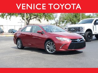 Used 2015 Toyota Camry SE image 1
