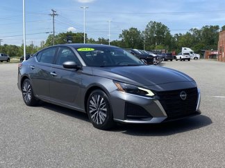 Used 2023 Nissan Altima 2.5 SV image 1