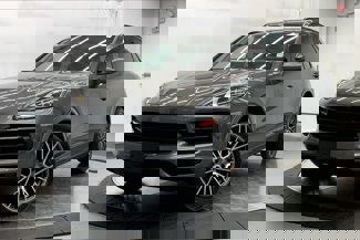 Used 2022 Porsche Cayenne image 1