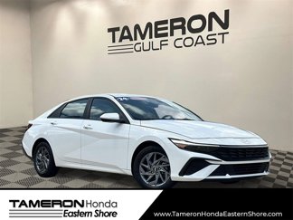 Used 2024 Hyundai Elantra SEL image 1