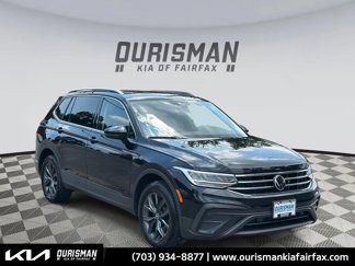 Used 2022 Volkswagen Tiguan SE image 1