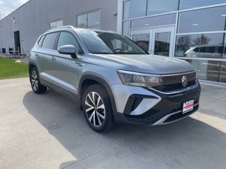 Used 2022 Volkswagen Taos SE image 1