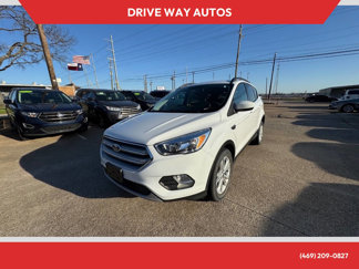 Used 2018 Ford Escape SE image 1