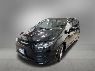 Used 2023 Chrysler Voyager LX image 1
