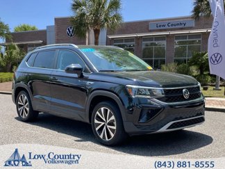 Certified 2022 Volkswagen Taos SE w/ IQ.Drive SE Package image 1