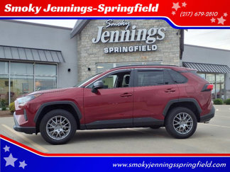 Used 2021 Toyota RAV4 LE image 1