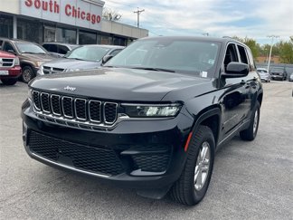 Used 2023 Jeep Grand Cherokee Laredo image 1