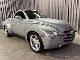 Used 2004 Chevrolet SSR w/ Preferred Equipment Group image 1