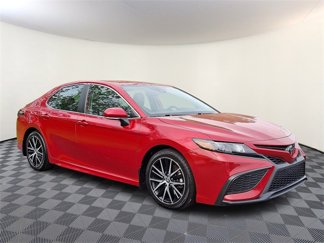 Used 2023 Toyota Camry SE image 1