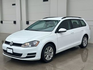 Used 2017 Volkswagen Golf S image 1