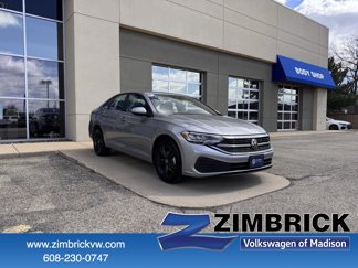 Certified 2024 Volkswagen Jetta SE image 1