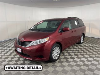 Used 2014 Toyota Sienna LE image 1