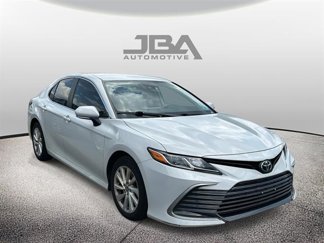 Used 2022 Toyota Camry LE image 1