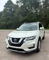 Used 2018 Nissan Rogue SV image 1
