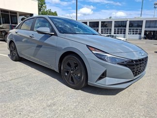 Used 2022 Hyundai Elantra SEL w/ Cargo Package image 1
