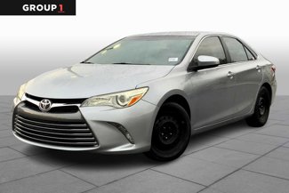 Used 2016 Toyota Camry LE image 1